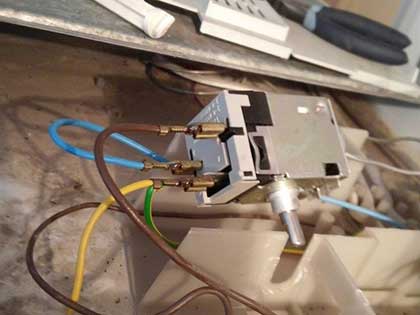 Намерзает лёд на задней стенке холодильника Electrolux