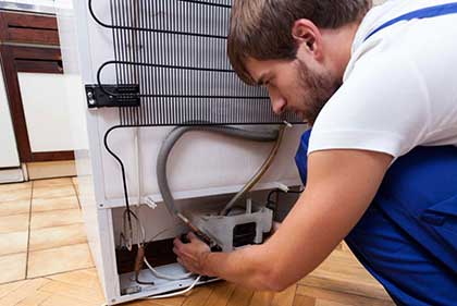 Намерзает лёд на задней стенке холодильника Electrolux