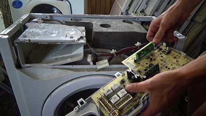 Стиральная машина Electrolux не стирает