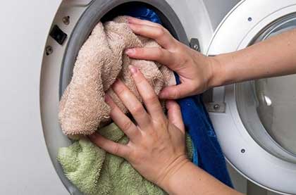 Стиральная машина Electrolux гудит при сливе воды